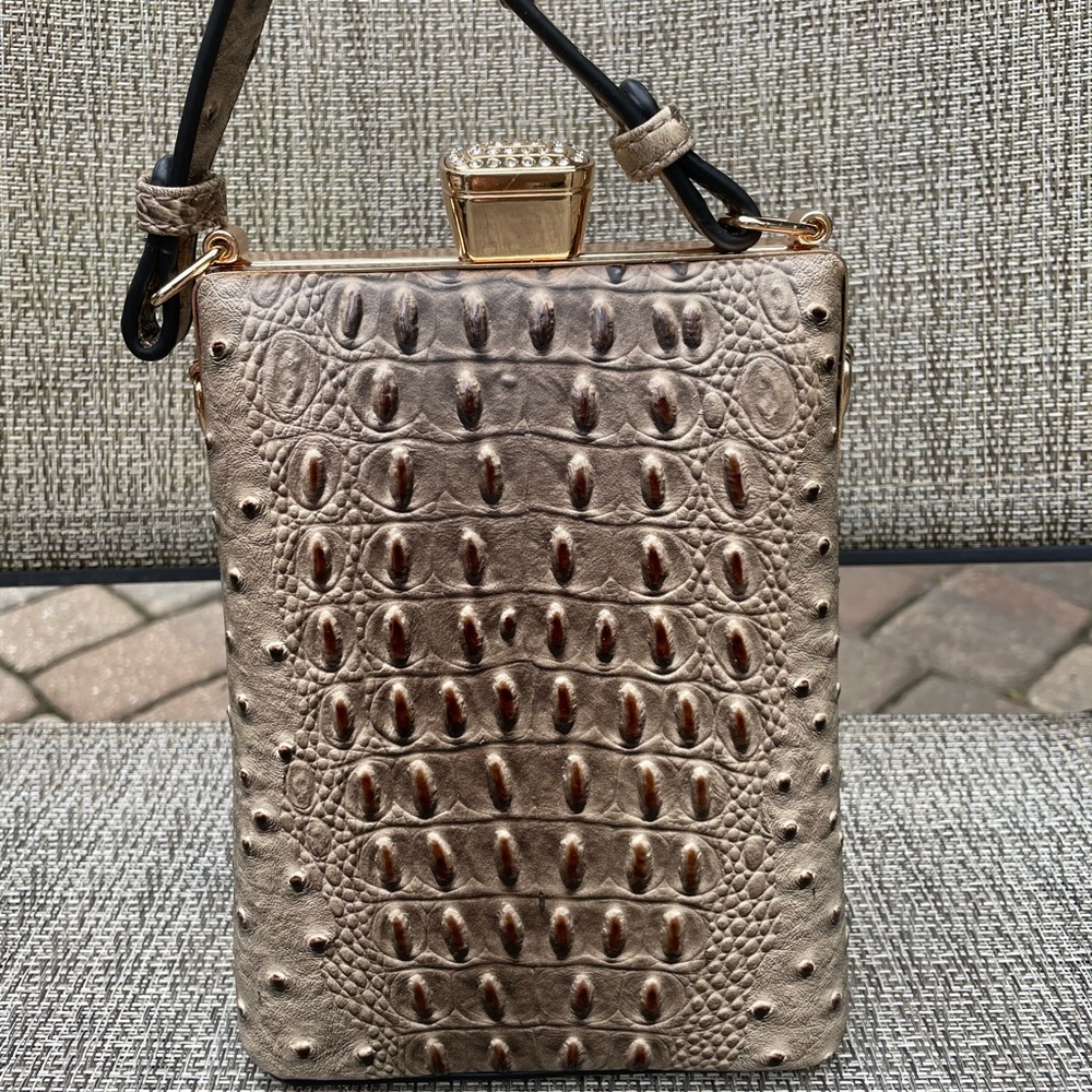 Isabelle tan vegan evening bag